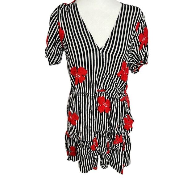 Madewell Ruffle-Wrap Dress in Candied
Orchids Medium 10 - Picture 3 of 13